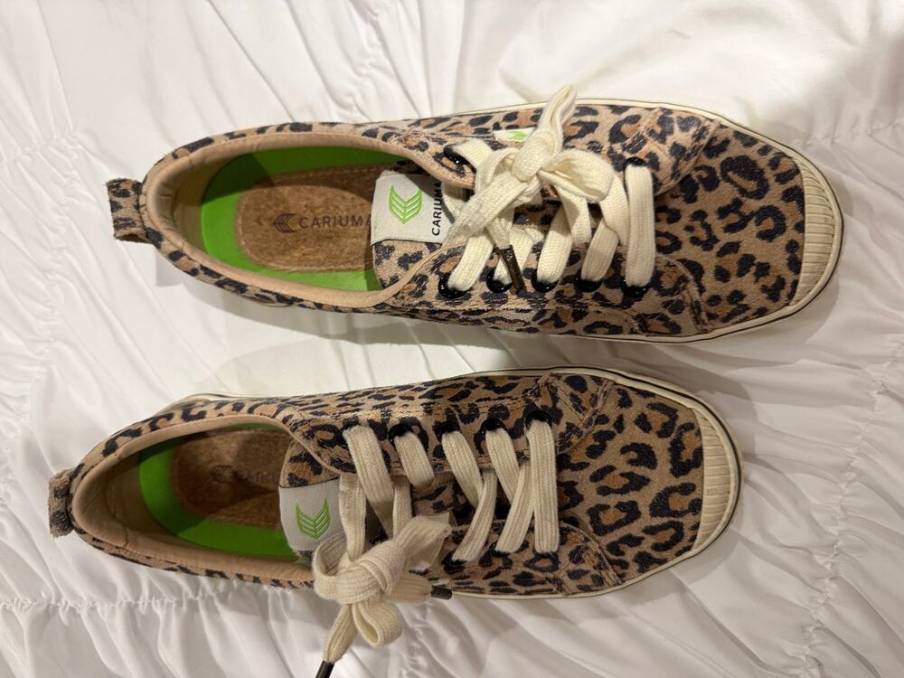 Cariuma Leopard Cheetah Sneakers 8.5 EUC